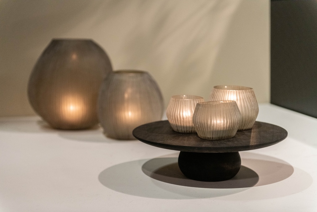 Organic vase with cutting - light smoke - big - 28,5x22,5x29 - 1/1